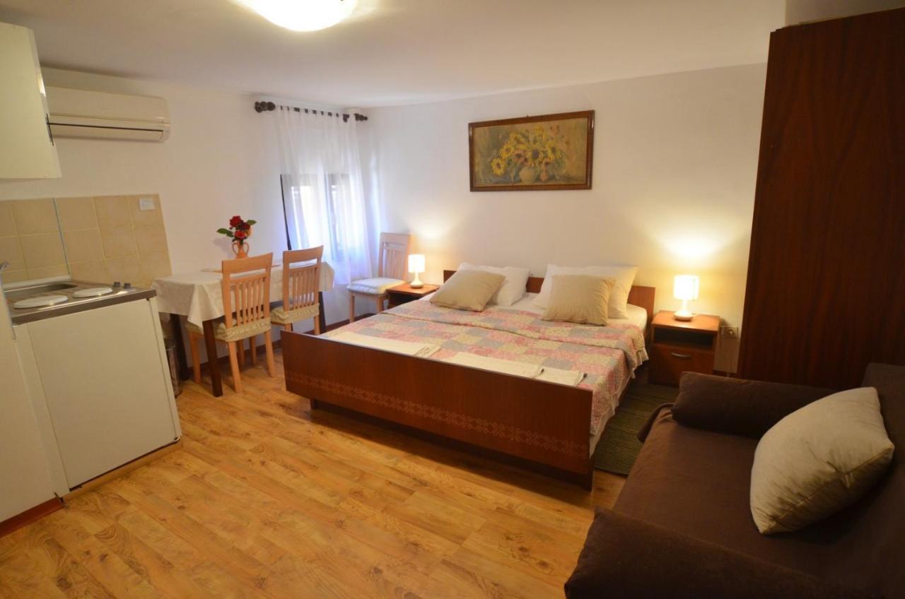 Andronella Studios Rovinj Exterior foto